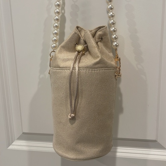 Bvlgari metallic gold drawstring cosmetics bag to crossbody - Picture 7 of 17